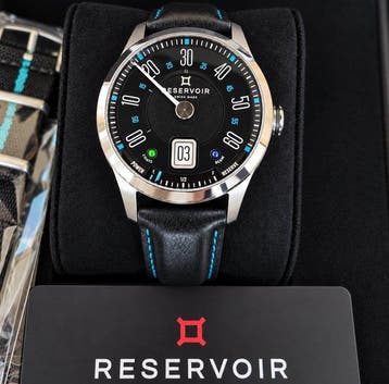 Reservoir - JUMPING HOUR - Swiss Automatic - In-House