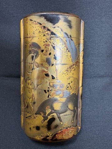 Paarden in een landschap - Lak, goud, zilver - Japan - Late, Antiek en Kunst
