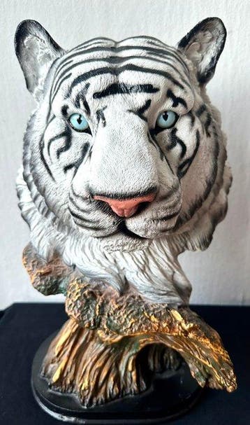 No reserve- Indrukwekkende grote buste van een witte