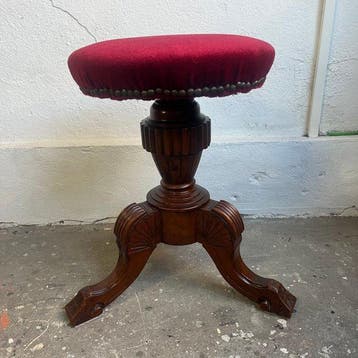 Kruk - Victorian Carved Mahogany, Velvet upholstered -