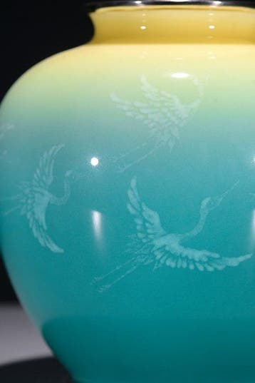 Vaas - Een Japanse cloisonné Shipp-vaas met vliegende, Antiek en Kunst