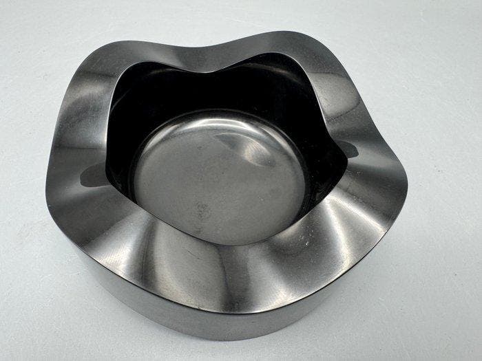 Zwarte design asbak van Helit - Walter Zeischegg - Zonder, Verzamelen, Rookartikelen, Aanstekers en Luciferdoosjes