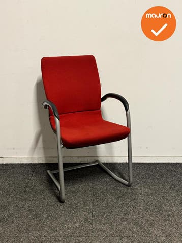Ahrend 230 - Vergaderstoel - Rode stoffering - zilvergrijs f, Vergader- of Presentatieruimte, Ophalen of Verzenden, Gebruikt, Stoel