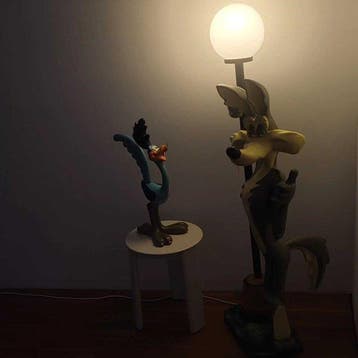sculptuur, Statua Lampada WILLE E. COYOTE e ROAD RUNNER -, Nieuw in verpakking