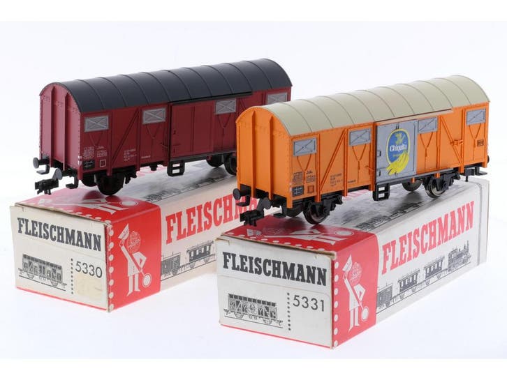 Schaal H0 Fleischmann 5330 en 5331 gesloten goederen wage..., Hobby & Loisirs créatifs, Trains miniatures | HO, Enlèvement ou Envoi