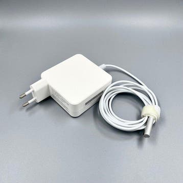 Apple MacBook A1181 (polycarbonate) - Macintosh (1)