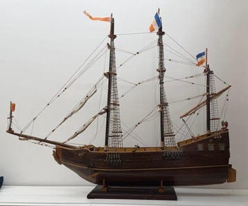 Grande modello navale di veliero storico in legno (85 cm) –