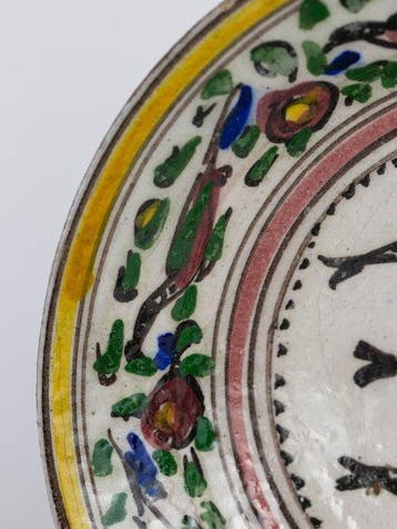 Fritwarebord met vis - steenpaste - Midden-Oosten - Qajar