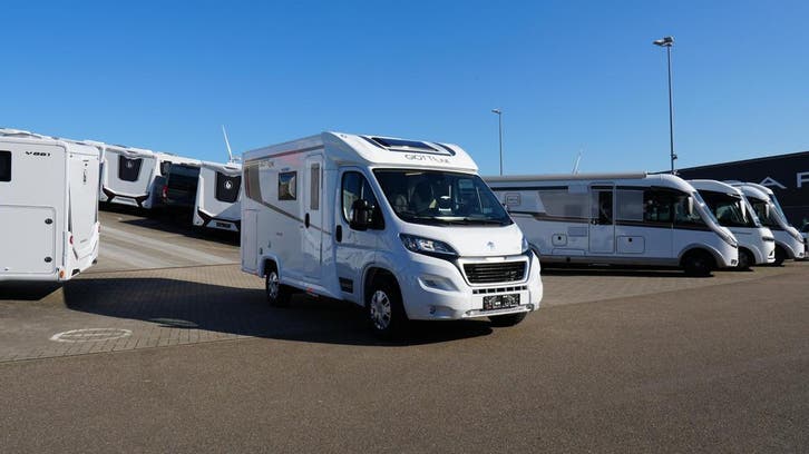 Giottiline Compact C60 nieuw met daginschrijving 45173, Caravans en Kamperen, Mobilhomes, Cassettetoilet, Handgeschakeld, Diesel
