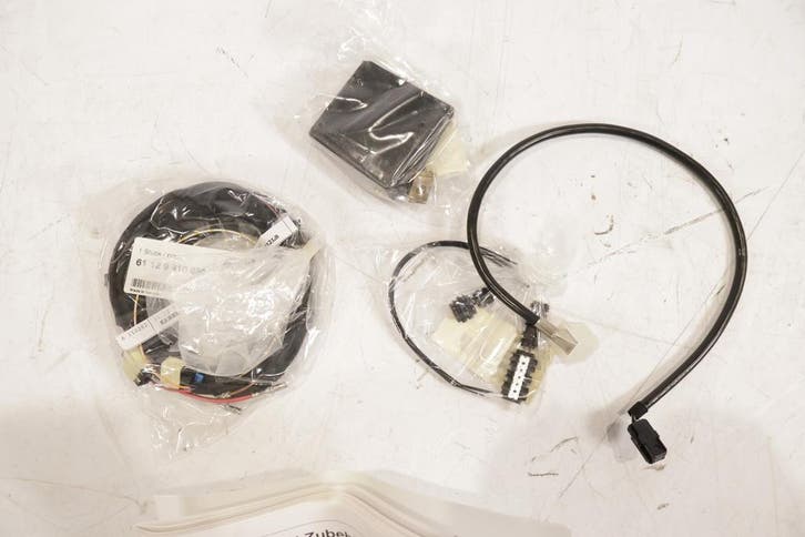 BMW E46 3 Serie OEM CD wisselaar kit NIEUW! 65129408990, Auto diversen, Auto-accessoires, Ophalen of Verzenden