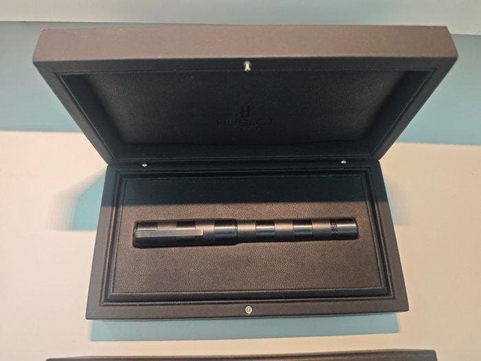 Hublot - Hublot fountain pen, global limited 999 pieces,, Verzamelen, Pennenverzamelingen