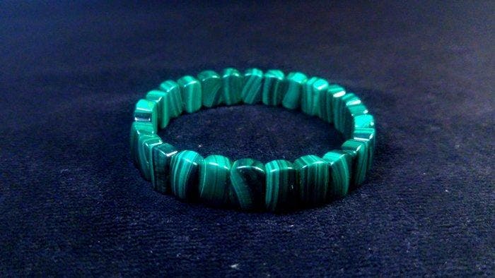 malachiet Armband - Hoogte: 53 mm - Breedte: 1.2 cm- 32 g, Verzamelen, Mineralen en Fossielen