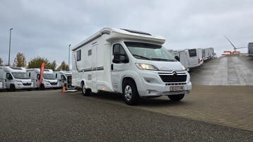 Giottiline Siena 397 slechts 28798 km en queensbed 65251, Cassettetoilet, Tot en met 4, 7 tot 8 meter, Treinzit