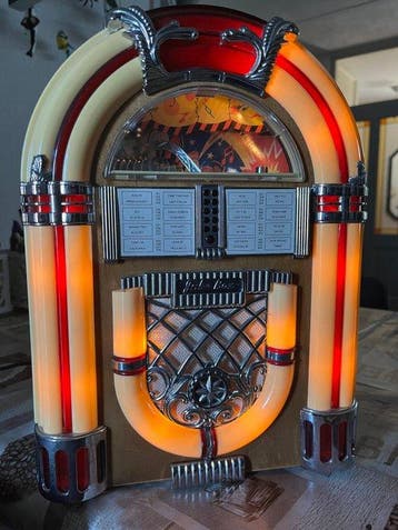 juke box - Vintage Spirit of Saint Louis Tabletop Jukebox