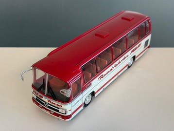 Hachette 1:43 - Bus miniature (2) - Mercedes-Benz O 302 10-R