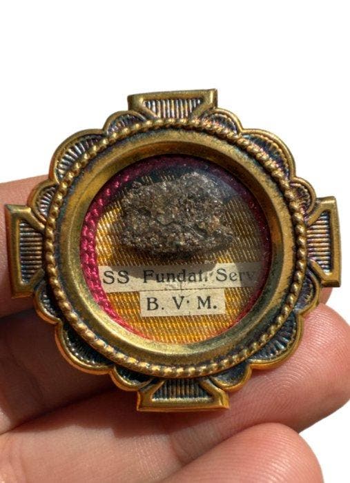 Relique - Ésotérique est un précieux reliquaire en laiton, Antiquités & Art, Curiosités & Brocante