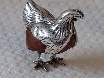 Beeldje - Zilveren Kippen. (2) - Zilver met Walnoot, Antiek en Kunst