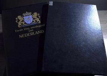 Accessoires Pays-Bas - 3 albums DAVO vides et luxueux avec, Gestempeld