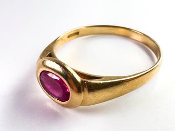 Ring - 18 karaat Geel goud - 0.67ct. tw. Saffier, Nieuw