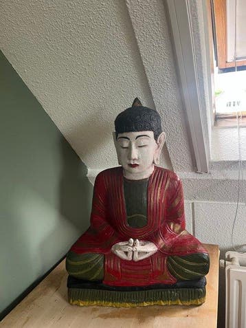 Groot handgesneden houten Balinees Boeddha beeld, zittend in