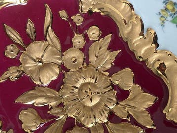 Wandbord (2) - A Pair of Meissen Porcelain B-Form Relief