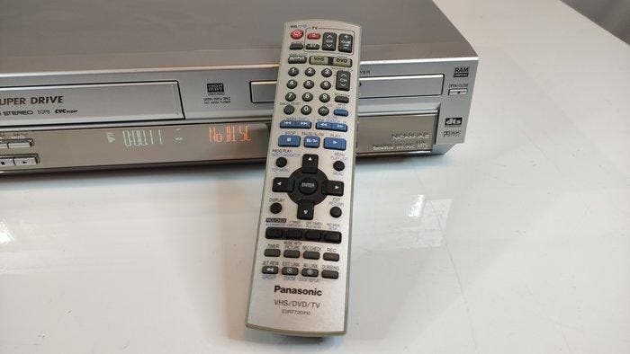 Panasonic NV-VP31EC DVD/VHS Combi Speler DVD-speler, Collections, Appareils photo & Matériel cinématographique