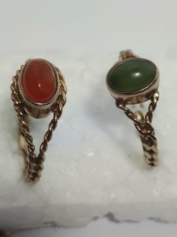 Zonder minimumprijs - Ring - 9 kt. Geel goud Jade - 2 gouden, Handtassen en Accessoires, Nieuw