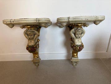 Beeld, Florentijnse wandconsoles met gevleugelde putti -
