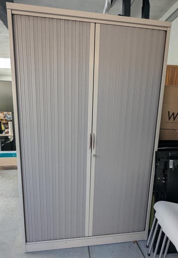 hoge roldeurkast MEWAF, Huis en Inrichting, Ophalen, 100 tot 150 cm, Meerdere deuren, 150 tot 200 cm