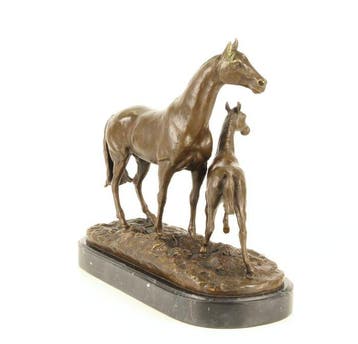 Statue, Exclusief sculptuur van een paard met veulen 41 cm /