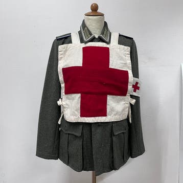 Replica van een duits WO2 Sanitäter schort, Verzamelen, Ophalen of Verzenden, Landmacht