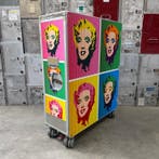 Diethelm Keller Aviation - Trolleys van