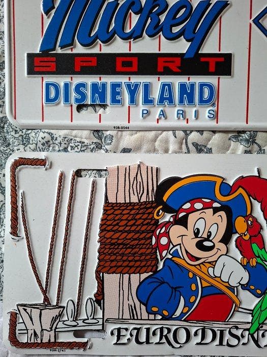 Disney Parks - 2 Plaque de voiture disneyland Paris, Verzamelen, Disney
