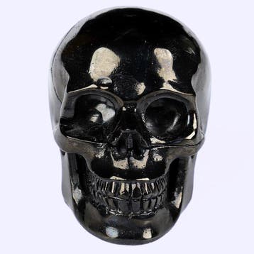 51 g Jet Skull – Gagates, de steen uit de rivier der veren,
