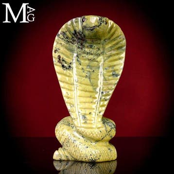 Sculpture de cobra en serpentine et pyrite Gardien de la