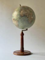 Globe Dr. Fischer door Wagner & Debes - ca. 1920