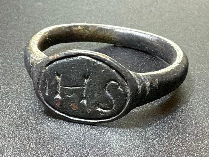 Renaissance Brons Zegelring met een monogram van de, Handtassen en Accessoires, Antieke sieraden