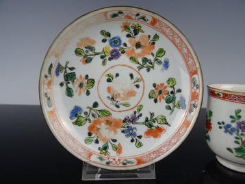 Kop en schotel - Porselein - Qianlong 1736-1795