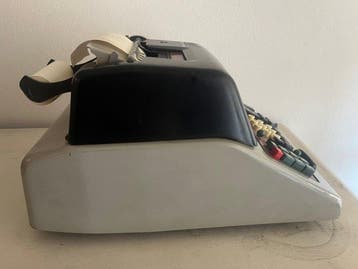 Marcello Nizzoli - Olivetti, Divisumma 24 - Rekenmachine -