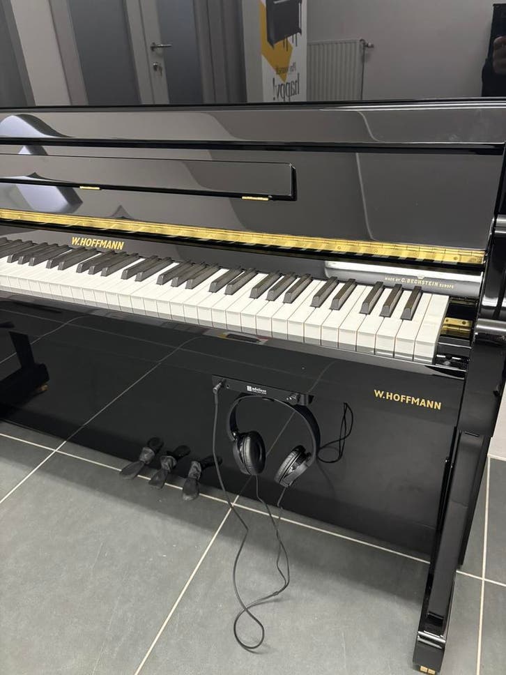 W. Hoffmann V120 met Ad Silent² silent systeem, Muziek en Instrumenten, Piano's, Piano, Zwart, Nieuw, Hoogglans, Verzenden