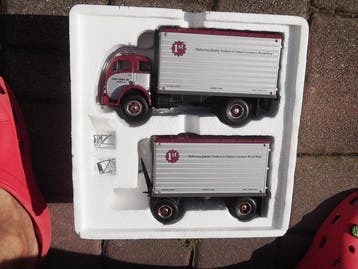 First Gear 1;34 - Model vrachtwagen - 1951 Ford C-600 COE, Nieuw