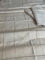 Linge de lit ancien en métis. Broderie main .NEUF jamais, Antiquités & Art