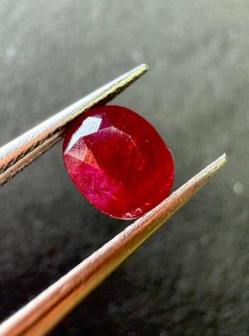 Rubis Véritable gemme ! Éblouissant rubis rouge transparent,