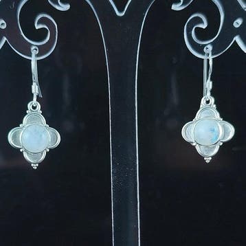 Pierre de Lune Bijoux- 2.55 g
