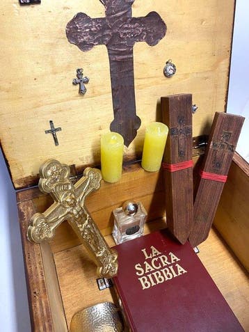 Hobbydoos - Hout, Kristal, Messing - Kit om vampieren te, Antiek en Kunst
