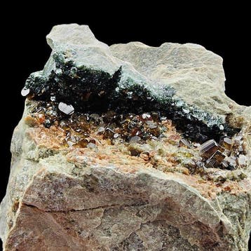 ALPINO, vesuvianiet met groene clinochlore, Valle dAosta
