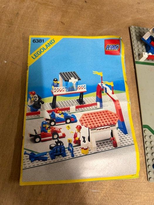 Lego Set - 6381 - Legoland - Pit-Stop, Enfants & Bébés, Jouets | Duplo & Lego