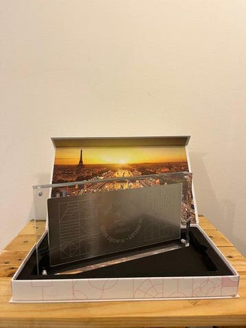 Coffret cérémonie douverture JO Paris 2024 - Sportplaat -, Nieuw