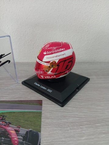 Ferrari - Season Helmet - Charles Leclerc - 2022 - Schaal, Verzamelen, Nieuw