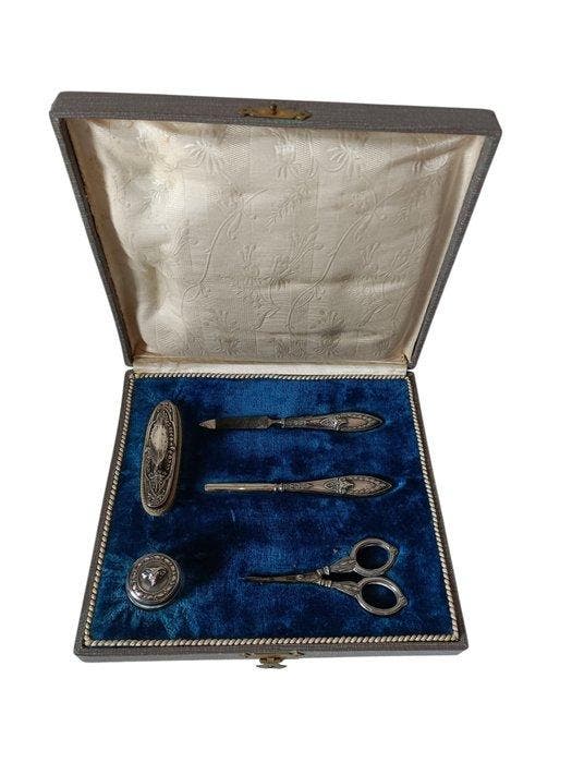 Toiletset - .800 zilver, Antiek en Kunst, Antiek | Zilver en Goud